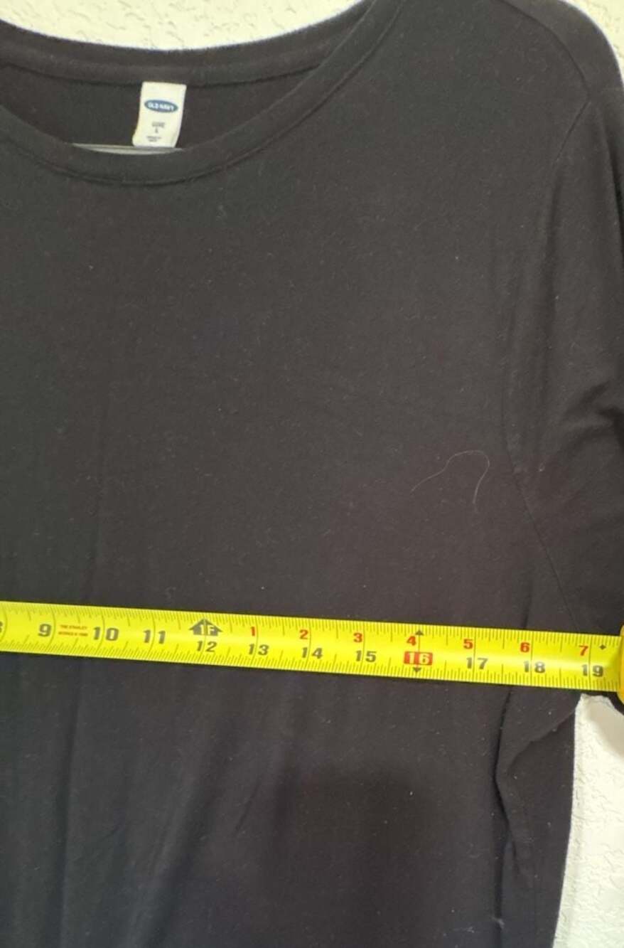 Lot of 2 Basic Black Short-Sleeve T-Shirts (Old Navy and St. John's Bay) - Picture 5 of 9
